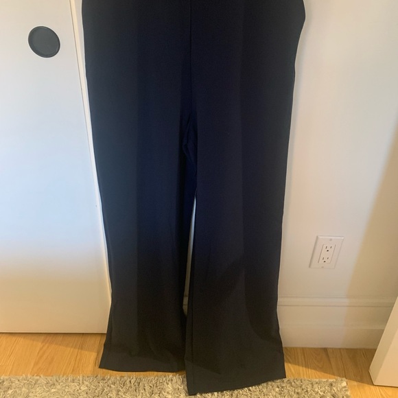 BCBGMAXAZRIA navy v-neck ruffle front jumpsuit NWT - Picture 4 of 5